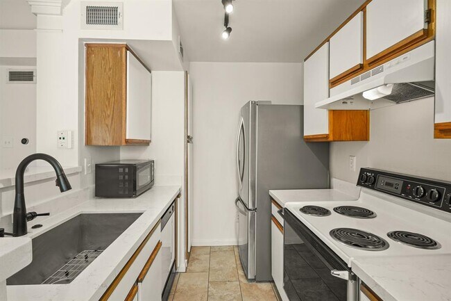 Foto del edificio - 3231 Allen Pkwy