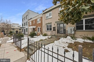 Building Photo - 1363 Childress St NE