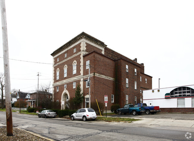 Building Photo - Walnut Manor Apartments