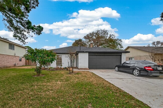 Foto del edificio - 614 Northaire Dr