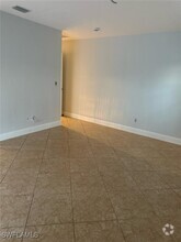 Building Photo - 4524 SE 11th Pl