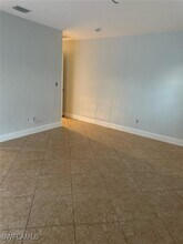 Building Photo - 4524 SE 11th Pl