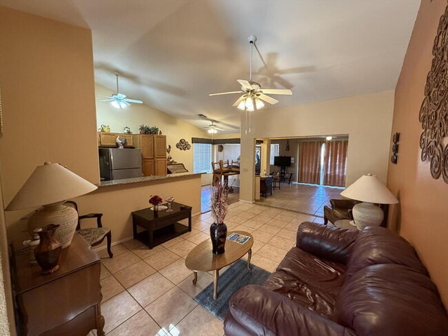 Foto del edificio - 6761 S Oakmont Dr