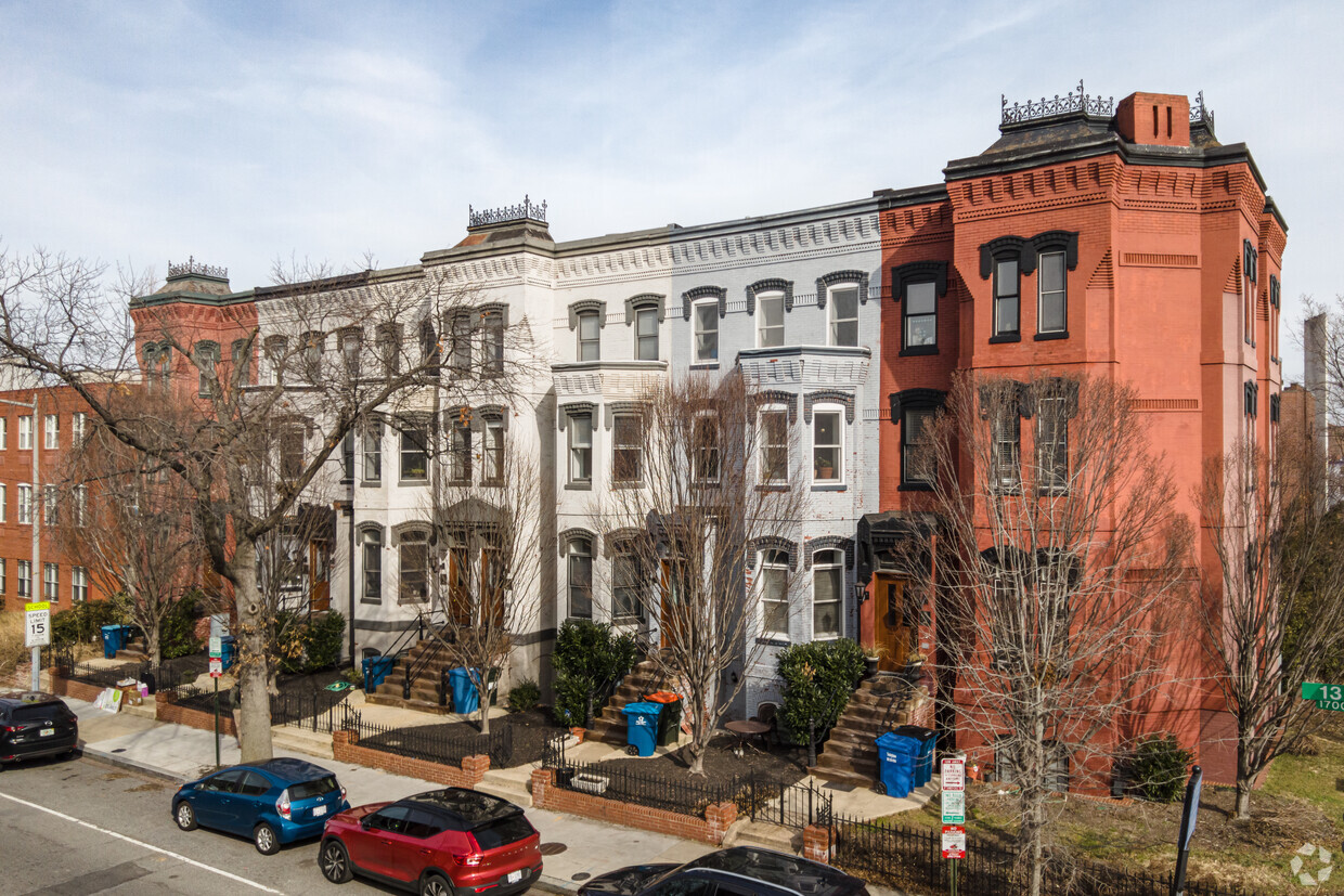 Primary Photo - 6 Historic Townhomes