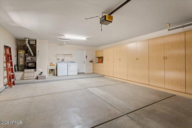 Building Photo - 15066 W Cactus Ridge Way