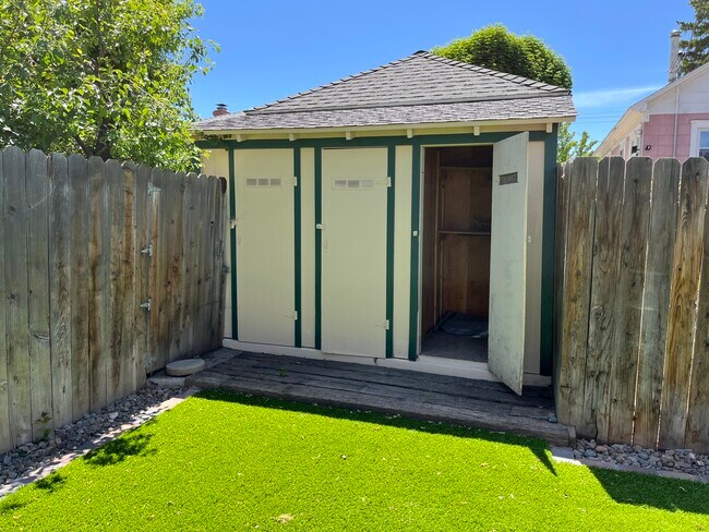 Foto del edificio - 1028 Watt St