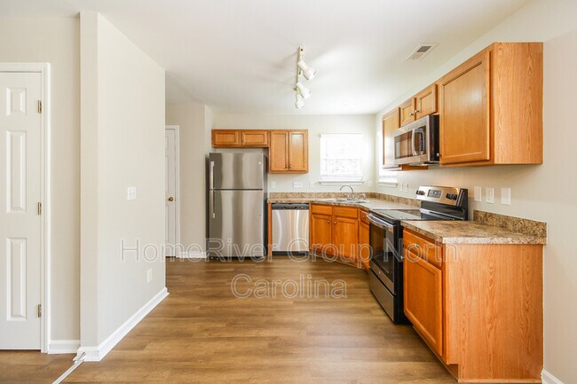 Building Photo - 1250 Maple Ridge Dr
