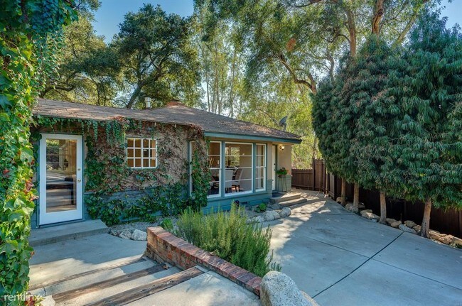 Building Photo - 3 br, 2 bath House - 3624 Canyon Crest Rd