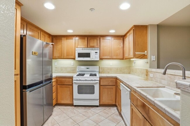 Foto del edificio - 1418 Allegado Alley