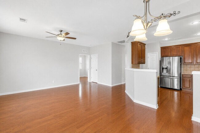 Foto del edificio - 9002 Meadow View Dr