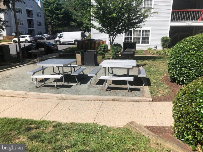 Building Photo - 9902 Boysenberry Way