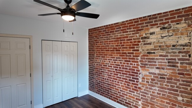 Building Photo - Stylish 1-Bed Loft with Bonus Space in OTR – In-Unit Laundry!