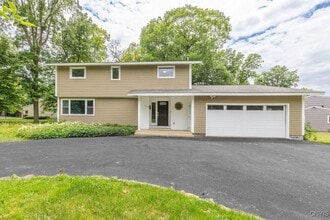 Building Photo - 117 Treeland Cir