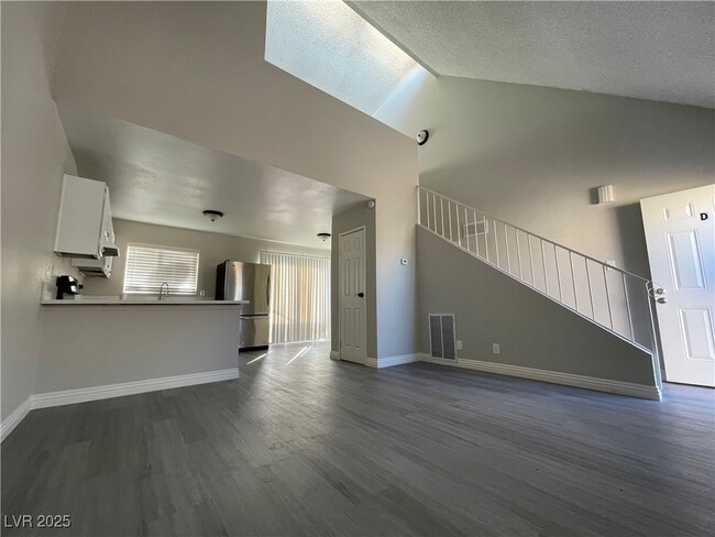 Building Photo - 5237 Garden Ln