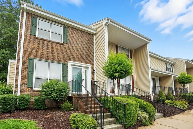 Building Photo - 1101 Surry Ln