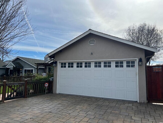 Building Photo - 1478 Maddux Dr