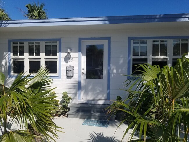 Building Photo - 105 6th Ave