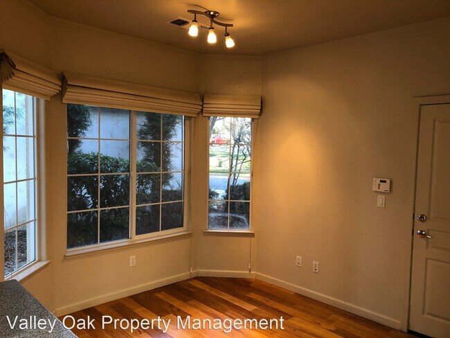 Foto del edificio - 3 br, 2 bath House - 1500 Scenic Dr  - 13