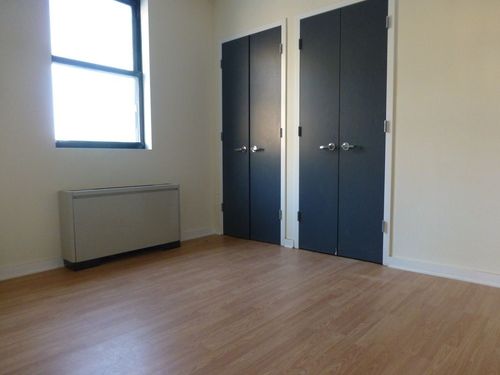 Building Photo - 411 E 120th St