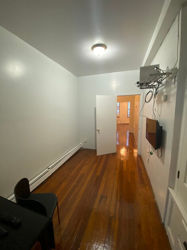 Living Room - 319 8TH St