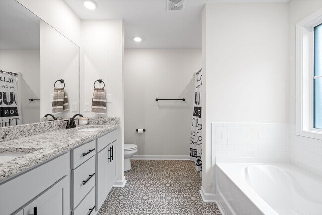 Building Photo - Beautiful Home in Woodland Hills
