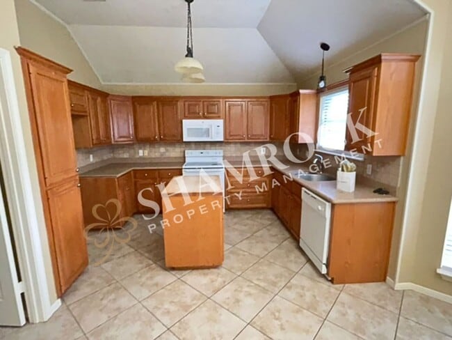 Building Photo - Arrowhead Estates Home