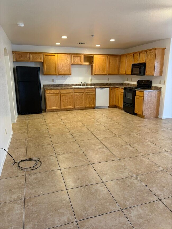 Building Photo - 3435 Oro Grande Blvd