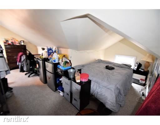 Building Photo - 46 Radnor Rd