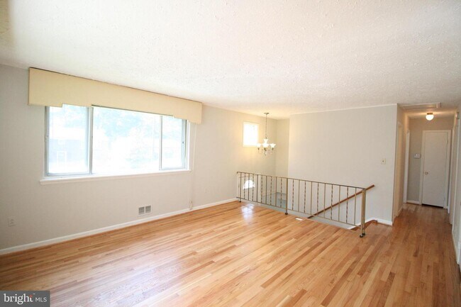 Building Photo - 5724 Nevada St