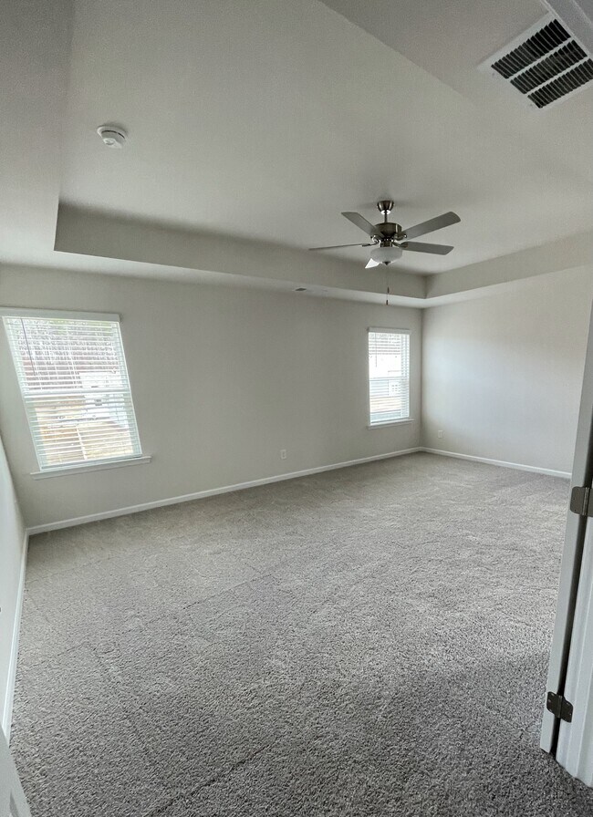Huge Master Bedroom - 246 River Run Dr