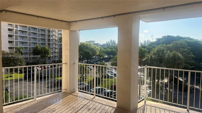 Building Photo - 2671 S Course Dr