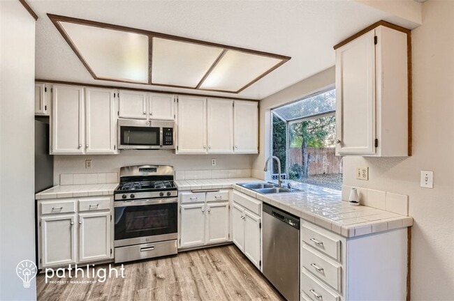 Building Photo - 7581 Whitney Dr