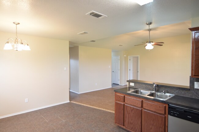 Foto del edificio - 1205 Dixon Cir