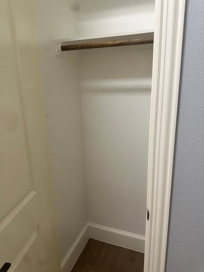 Foto del edificio - open concept 4bd - rent to own