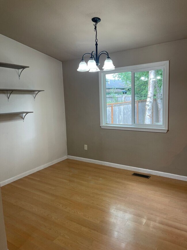 Foto del edificio - Jewel Lake 3 Bed/2 Bath with Fenced Yard