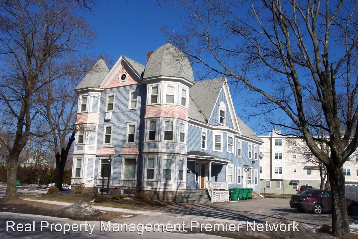 3 br, 1 bath House 77 Wakefield St Apt 3 House Rental in Rochester