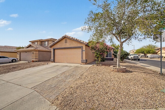 Building Photo - 21990 W Solano Dr