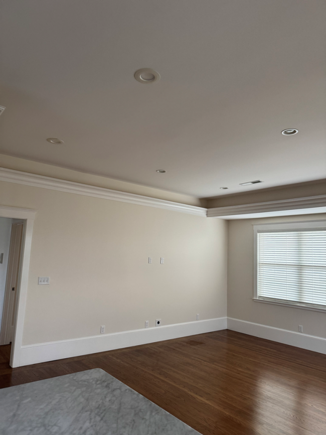 Building Photo - Welcome to this charming 2-bedroom, 1-bathroom in South San Francisco