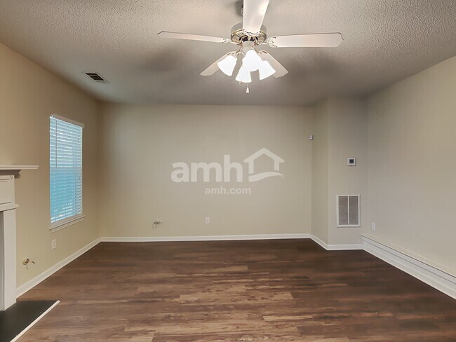 Building Photo - 1628 Zacharys Way