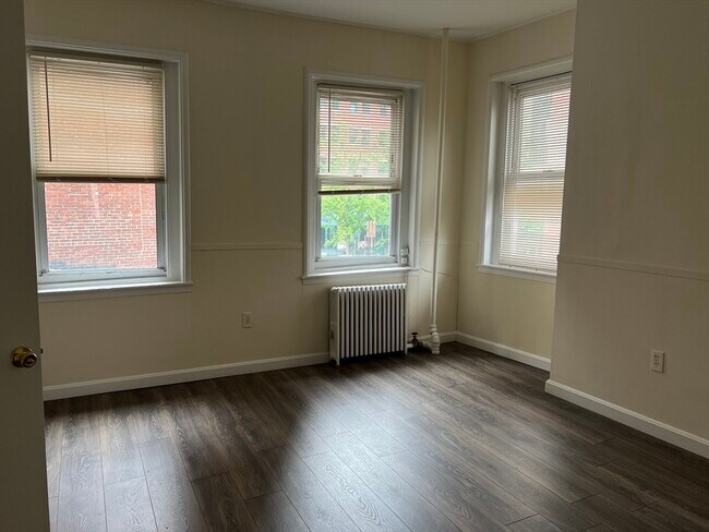 Foto del edificio - 211 Harrison Ave