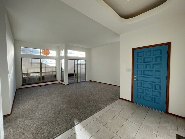 Foto del edificio - Nice 3 Bedroom 2 Bathroom Home Located In ...