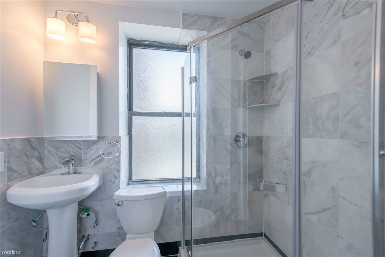 Building Photo - 560 W 126th St