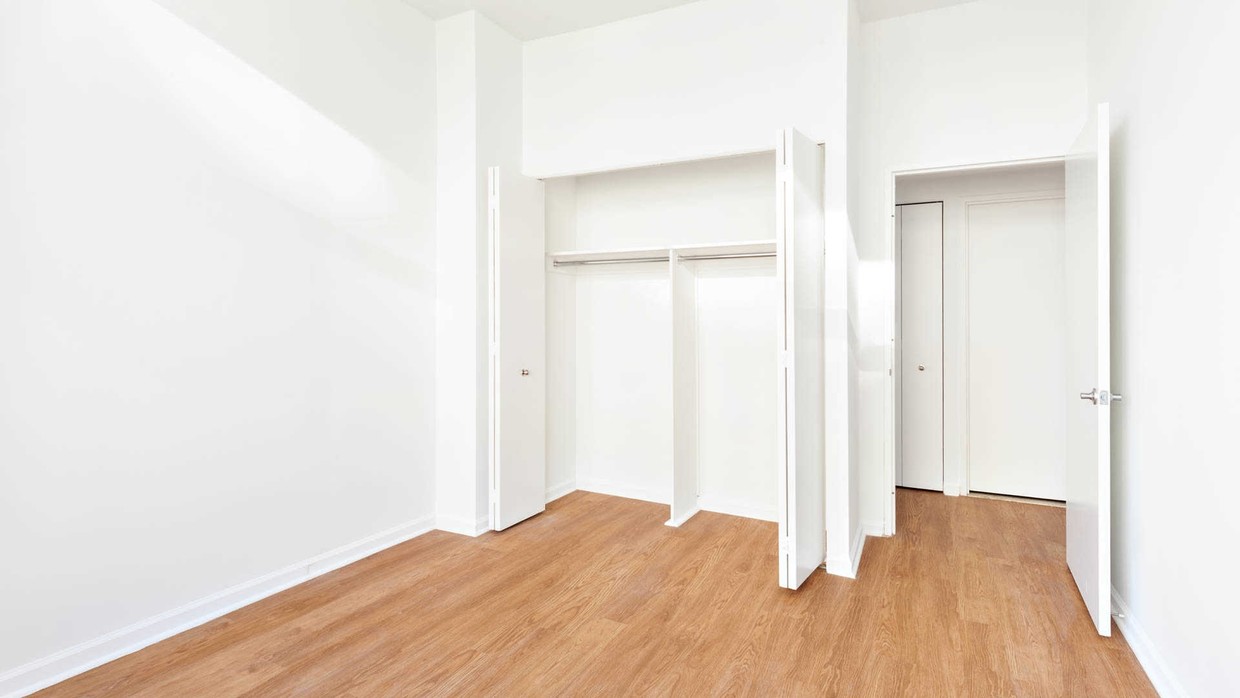 Foto principal - 300 E 39th St