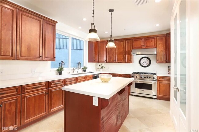 Building Photo - 5 br, 6 bath House - 8626 Topley