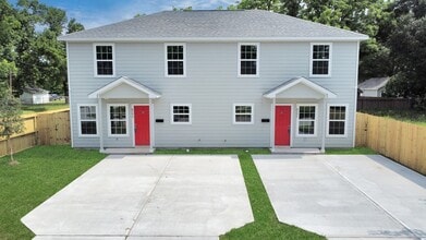 Building Photo - 8595 Parkway Dr