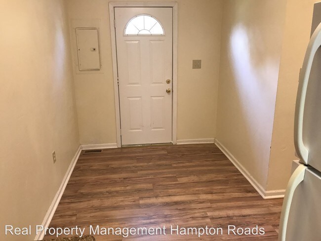Foto del edificio - 3 br, 1 bath House - 19 Carver Circle