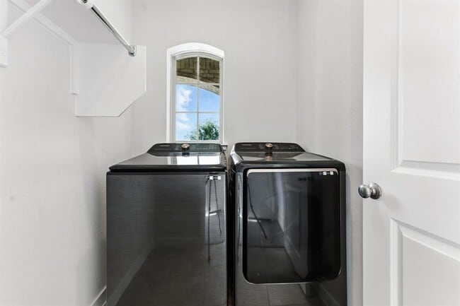 Foto del edificio - 8100 Copper Prairie Bend