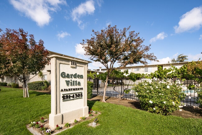 Building Photo - Garden Villa