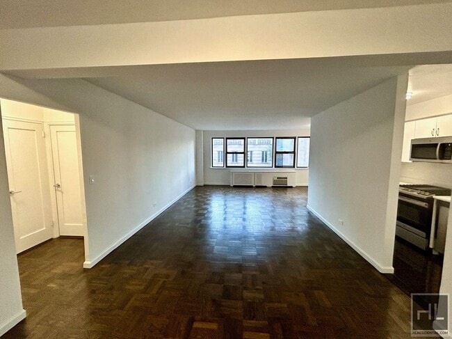Building Photo - BEEKMAN PLACE