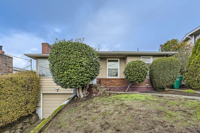 Building Photo - Updated 2bed/1bath Home with Attached Garage in Fremont!!